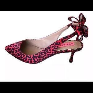 👠😎❤️Betsey Johnson Cadee Red Pointed Toe Sling Back Leopard Heels  Sz 5.5